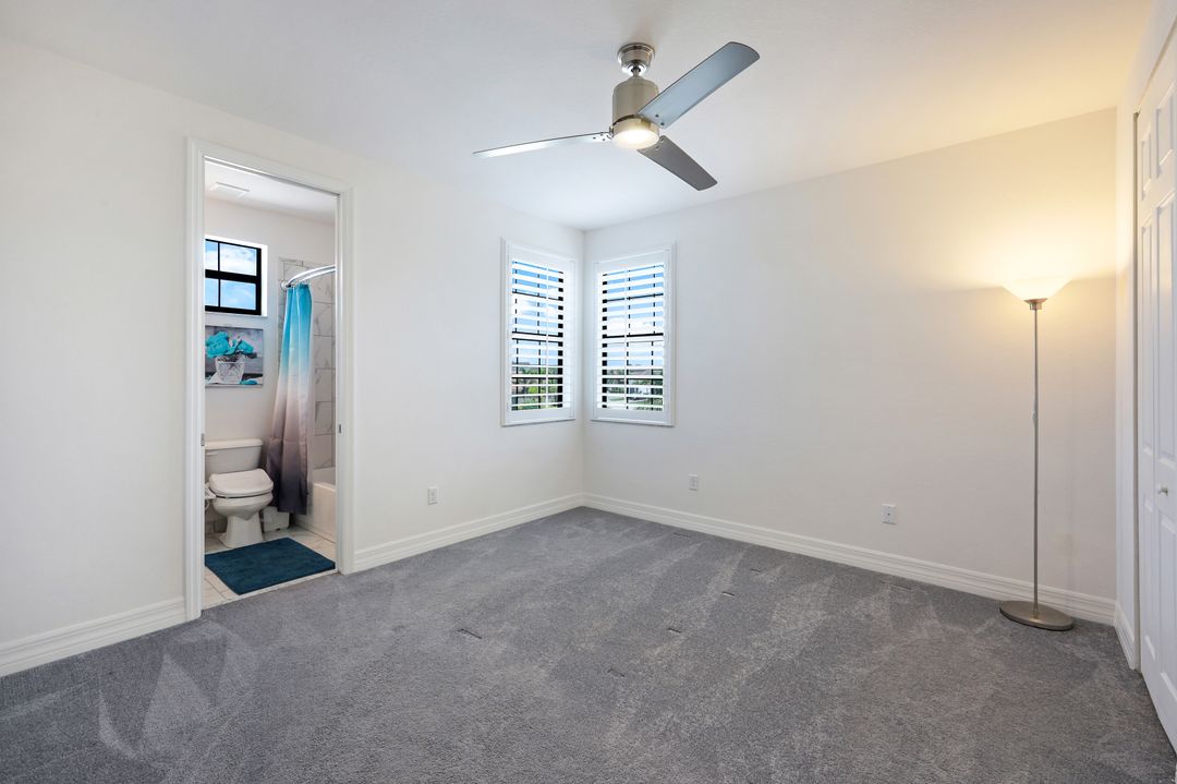 10059 Chesapeake Bay Dr, Fort Myers, FL 33913