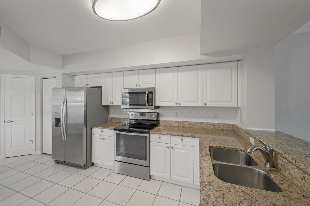 5035 Cedar Springs Dr #103, Naples, FL 34110