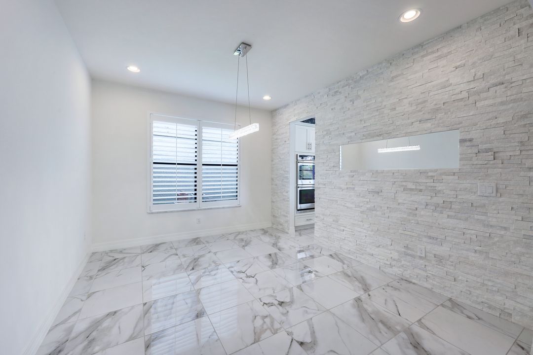 10059 Chesapeake Bay Dr, Fort Myers, FL 33913