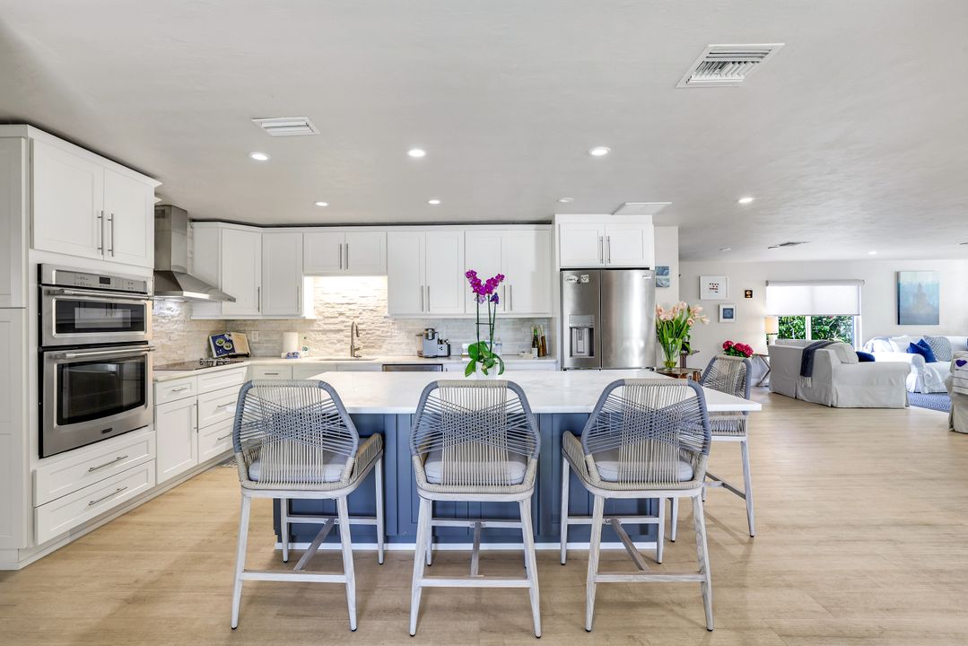 699 104th Ave N, Naples, FL 34108