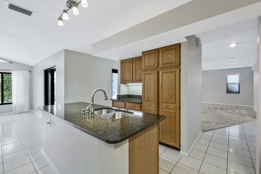 1904 SE 36th Terrace, Cape Coral, FL 33904