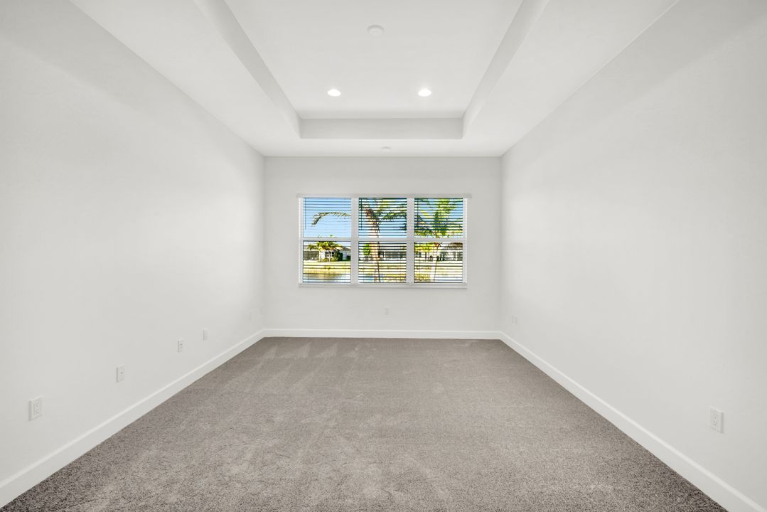 11809 Drake Ln, Naples, FL 34120