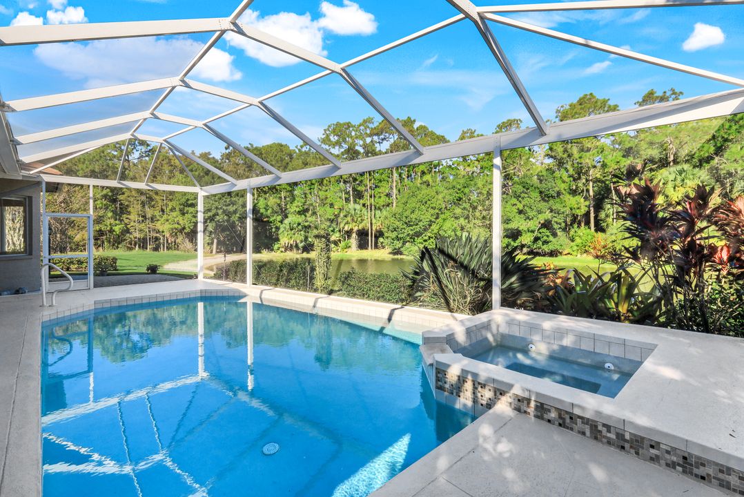 10824 Pond Ridge Dr, Fort Myers, FL 33913