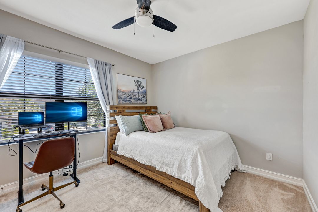 7348 Rockefeller Dr, Naples, FL 34119