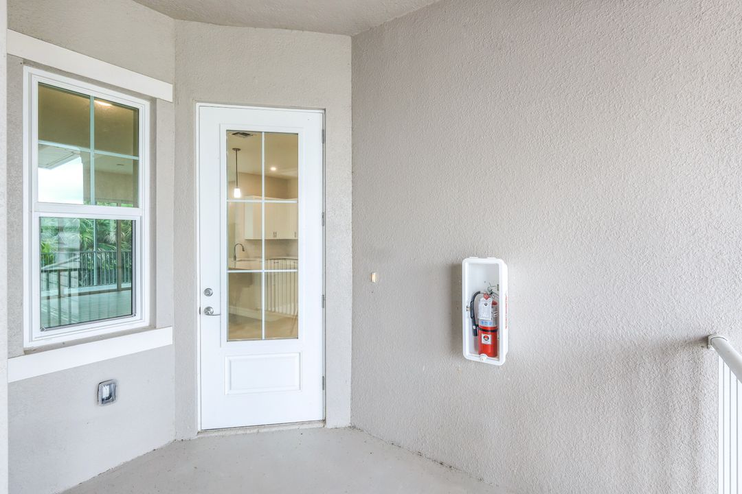280 Antilles Wy E #101, Naples, FL 34112