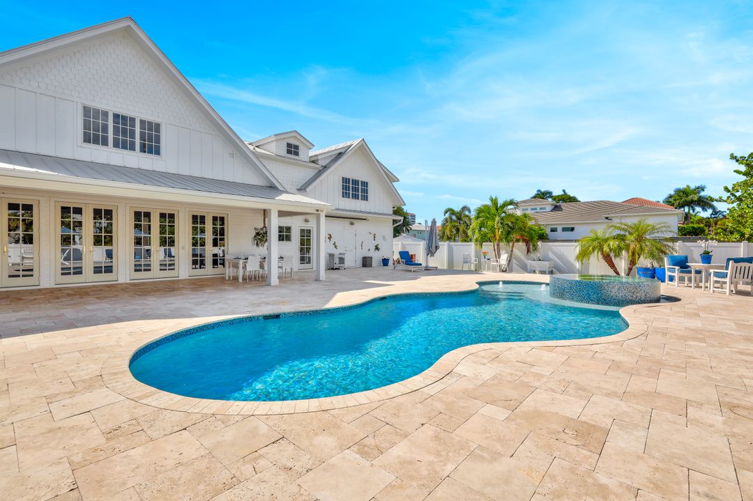 535 93rd Ave N, Naples, FL 34108