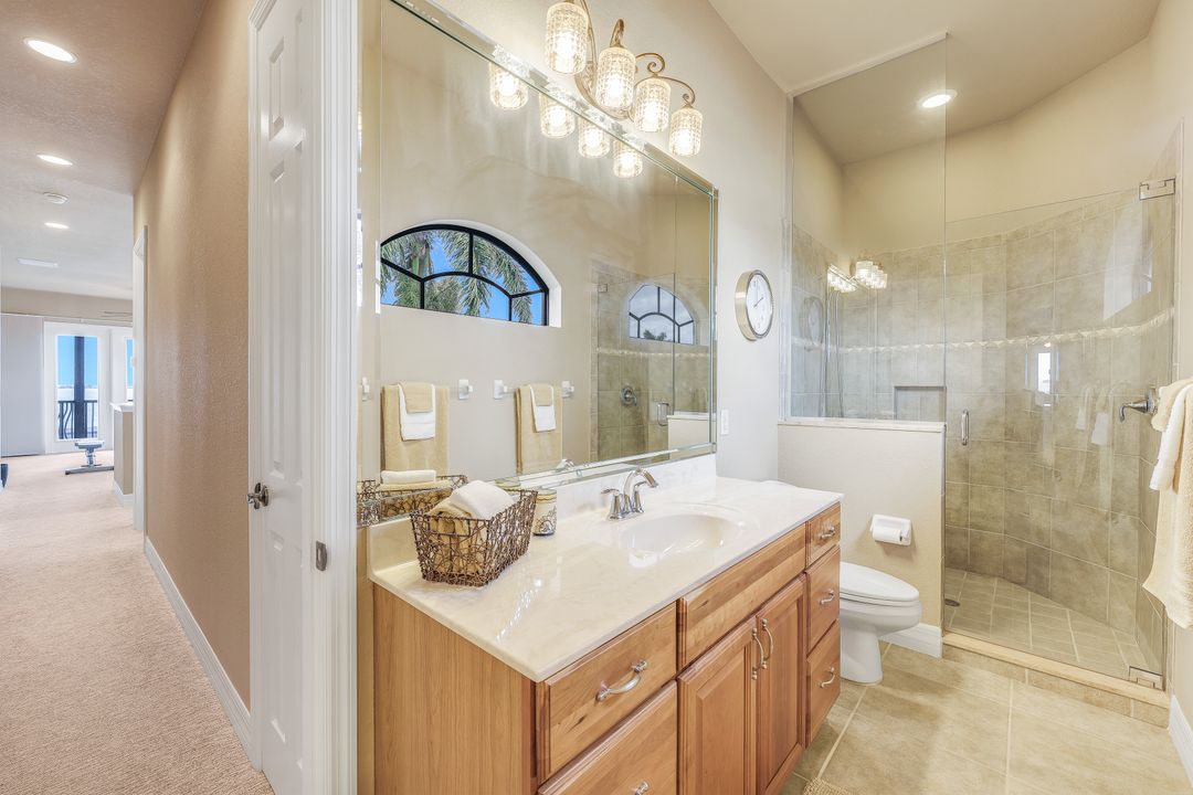 1028 Dolphin Dr, Cape Coral, FL 33904