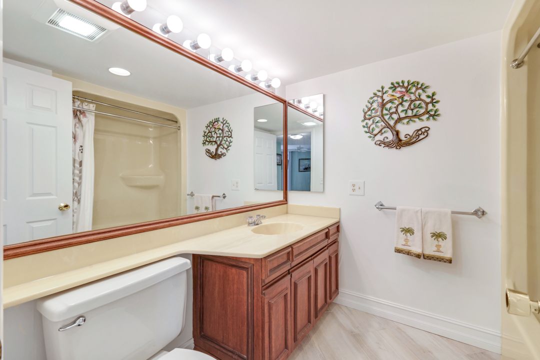 4041 Gulf Shore Blvd N #403, Naples, FL 34103