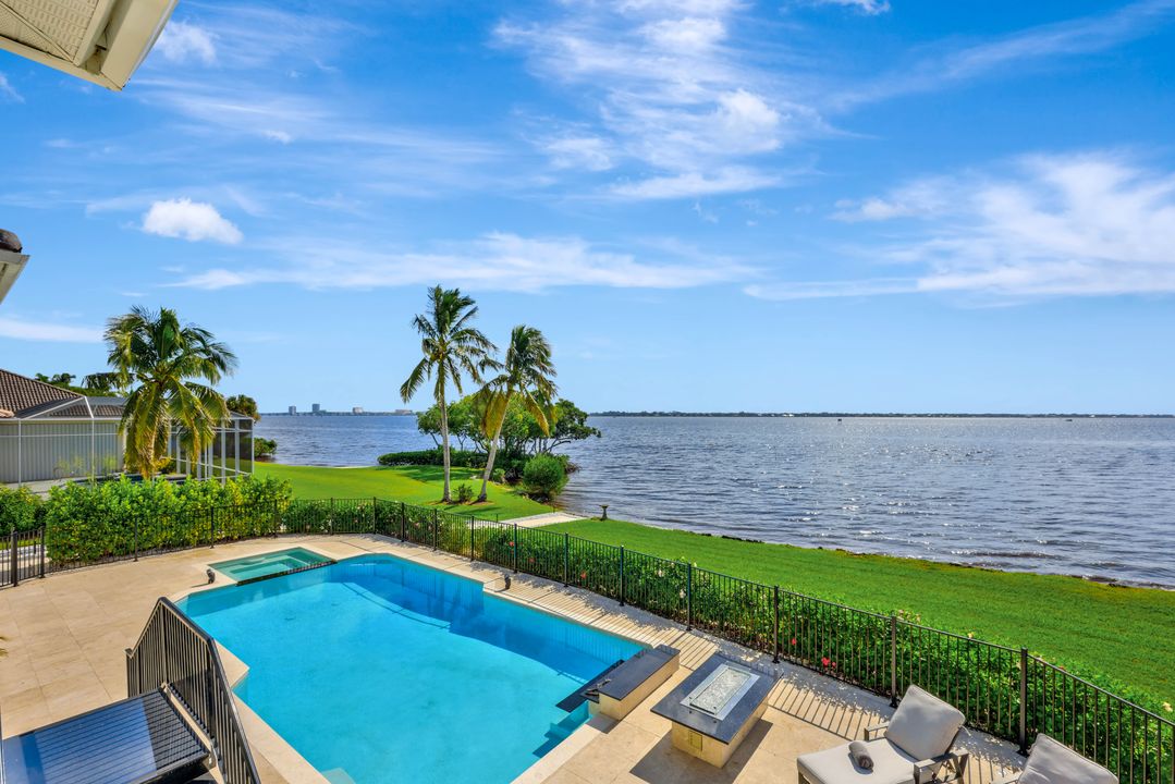 12560 Panasoffkee Dr, North Fort Myers, FL 33903