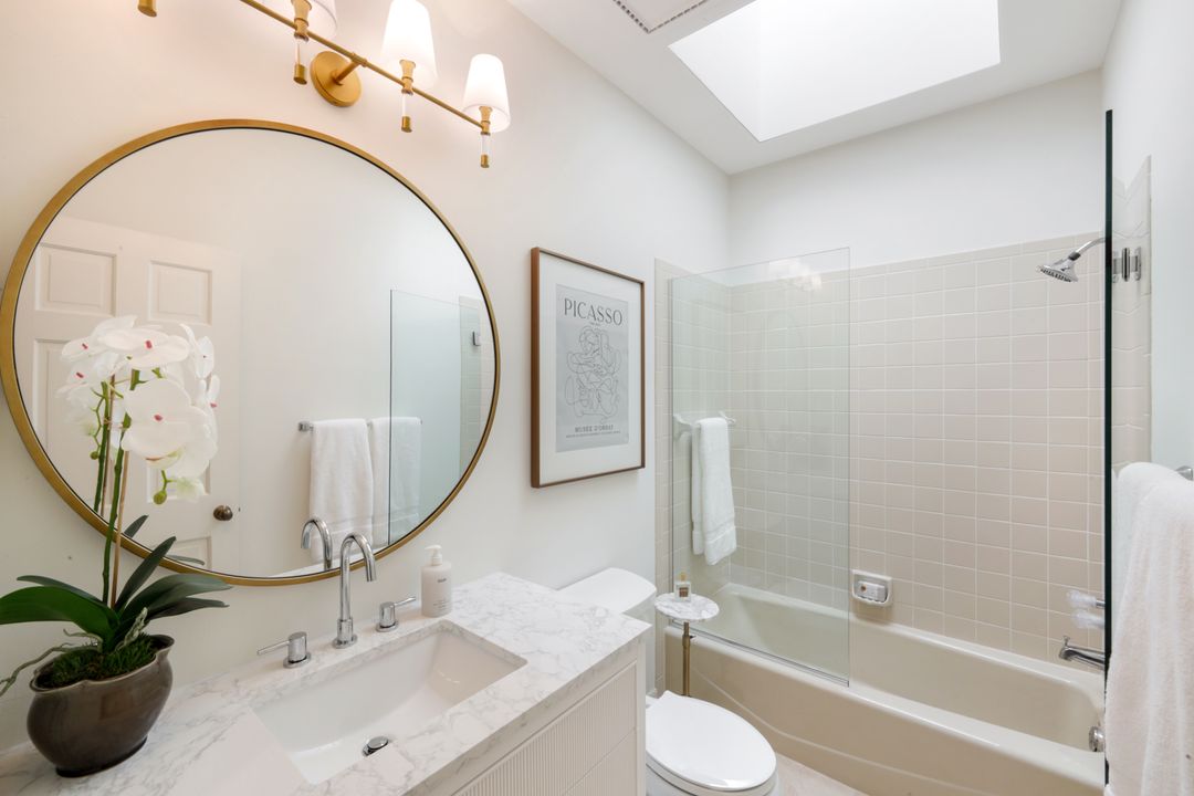 211 Via Napoli, Naples, FL 34105