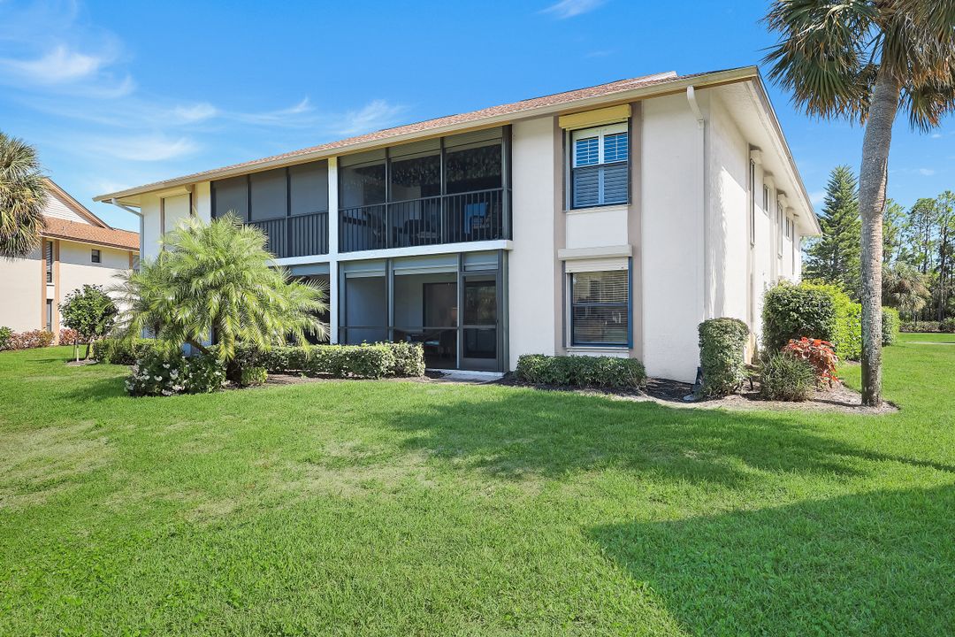 529 Lake Louise Cir #101, Naples, FL 34110