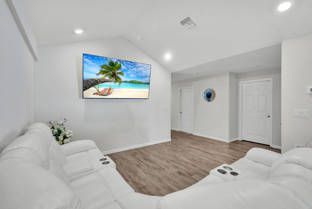 3821 SW 8th Ct, Cape Coral, FL 33914