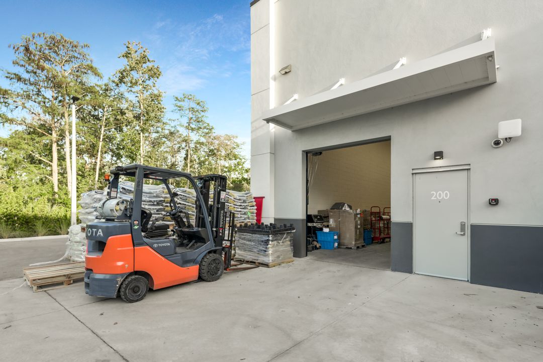 13855 Winchester Trl #200, Naples, FL 34120