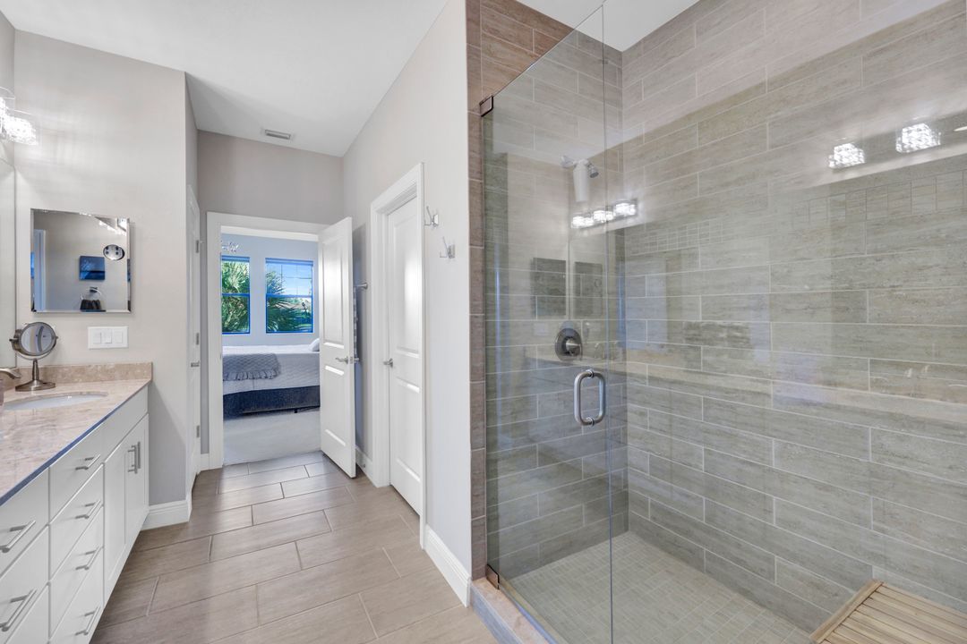 15213 Butler Lake Dr, Naples, FL 34109