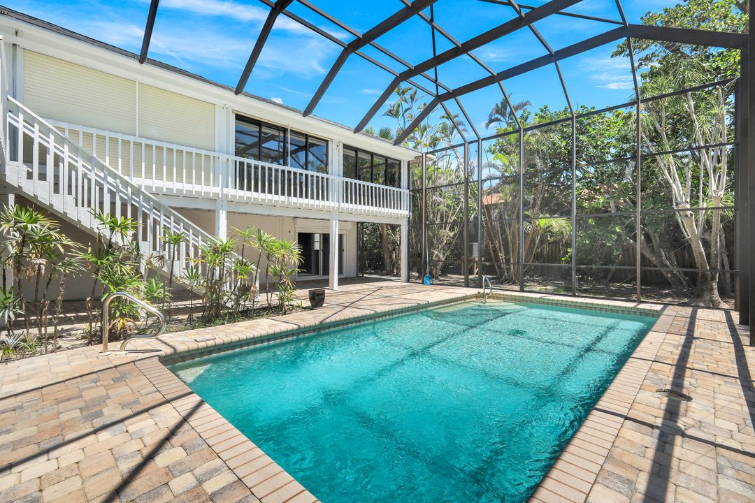 1043 Blue Heron Dr, Sanibel, FL 33957