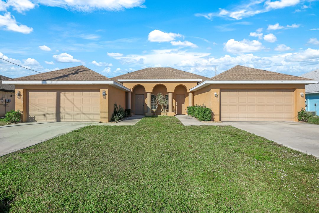 3020 SE Santa Barbara Pl, Cape Coral, FL 33904