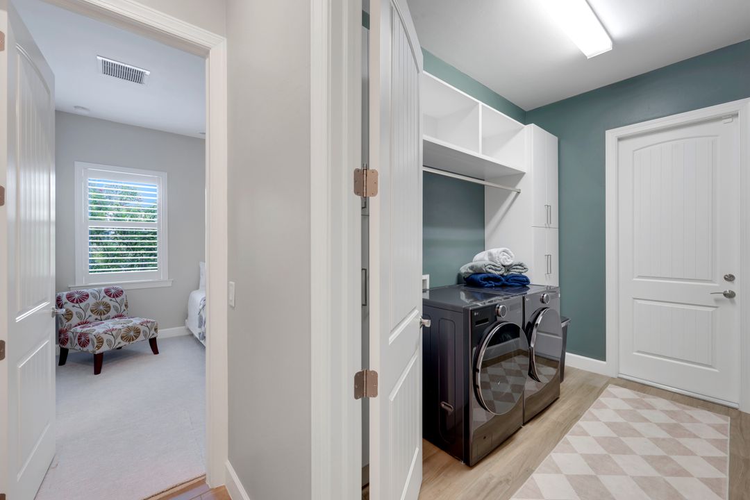 9151 Snowy Owl Wy, Naples, FL 34120