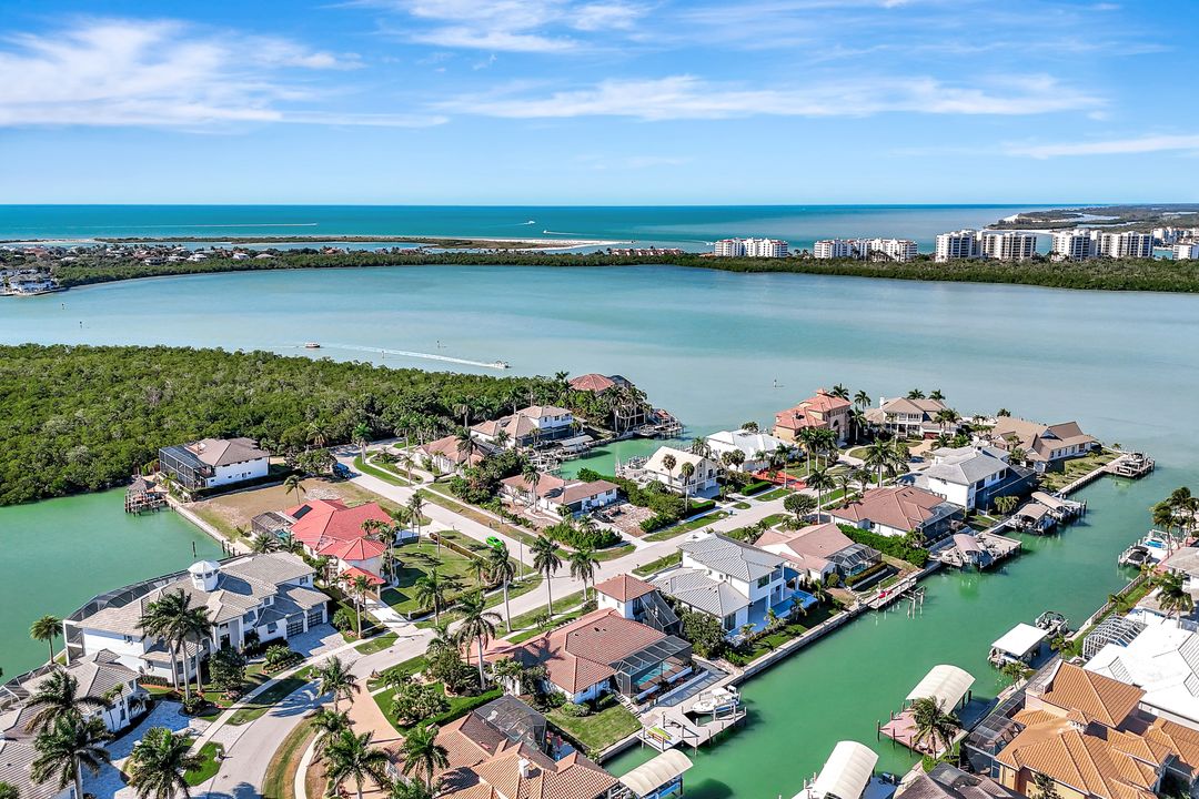 911 Giralda Ct, Marco Island, FL 34145