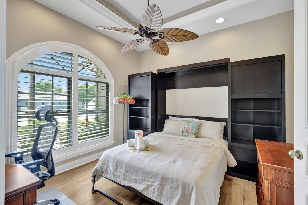 2033 SE 7th St, Cape Coral, FL 33990