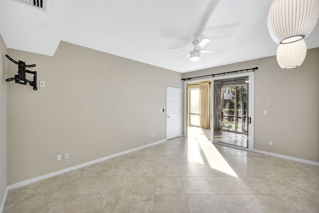 240 Via Perignon, Naples, FL 34119