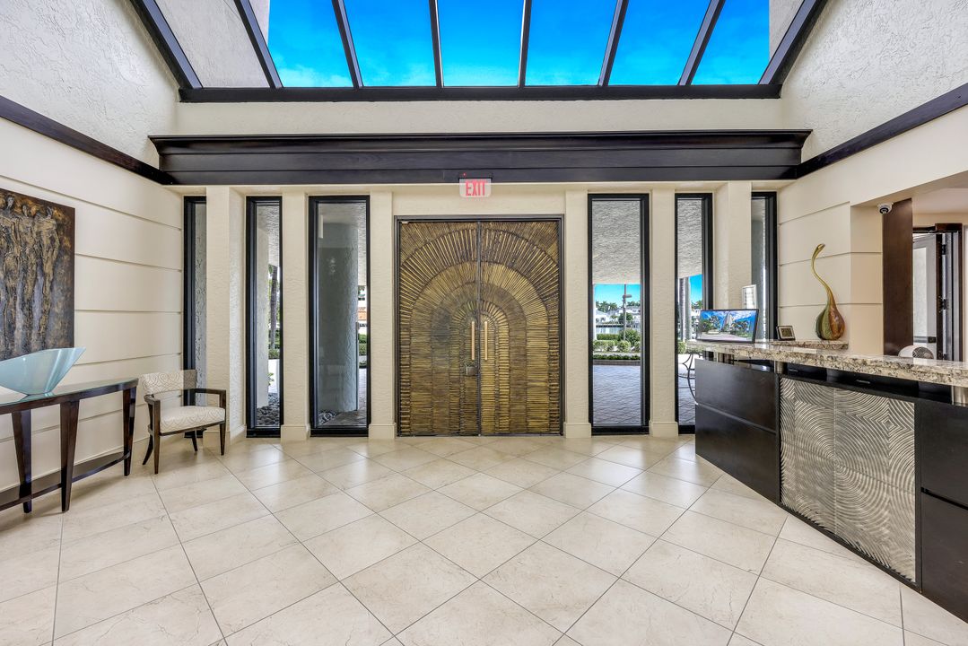 4451 Gulf Shore Blvd N #406, Naples, FL 34103