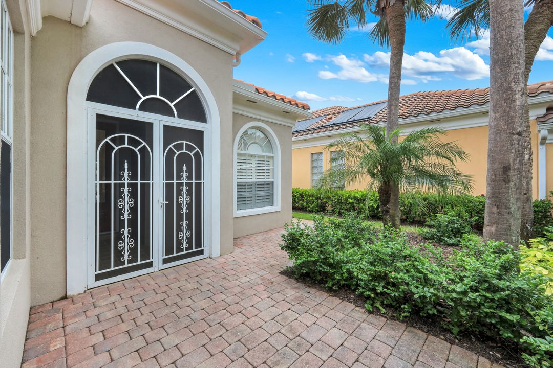 4471 Prescott Ln, Naples, FL 34119