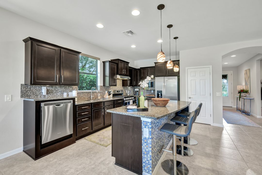 7103 Lily Way, Naples, FL 34114