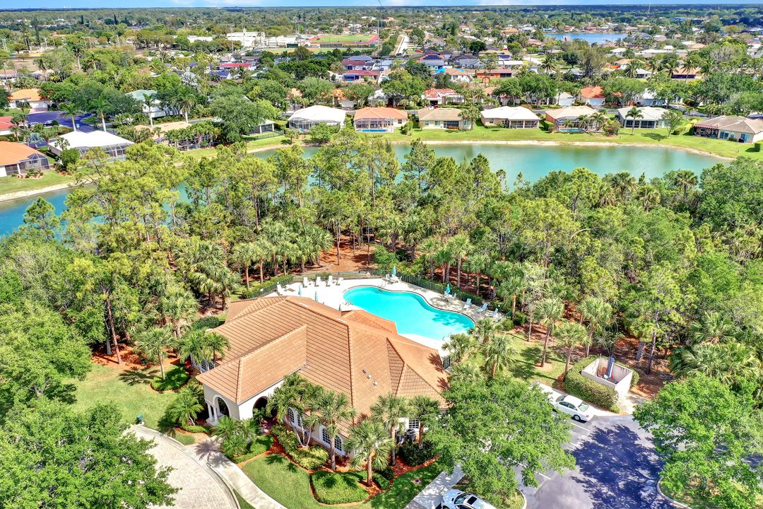 3967 Ruxton Rd, Naples, FL 34116