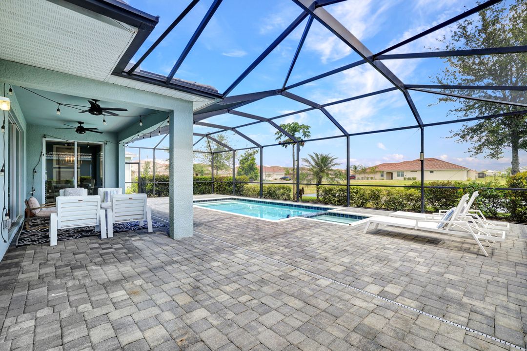 2369 Tangerine Ln, Naples, FL 34120