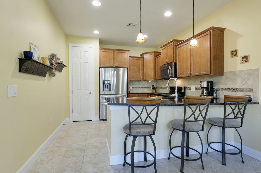 7113 Live Oak Dr, Naples, FL 34114