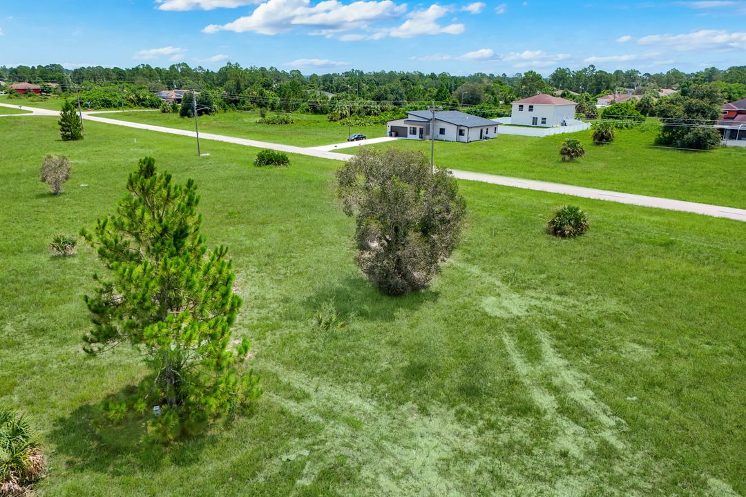 922 Columbus Blvd, Lehigh Acres, FL 33974