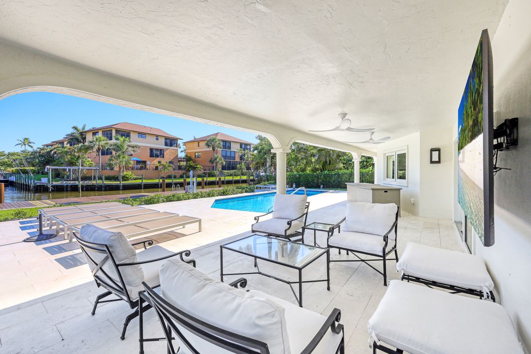 1522 Pelican Ave, Naples, FL 34102