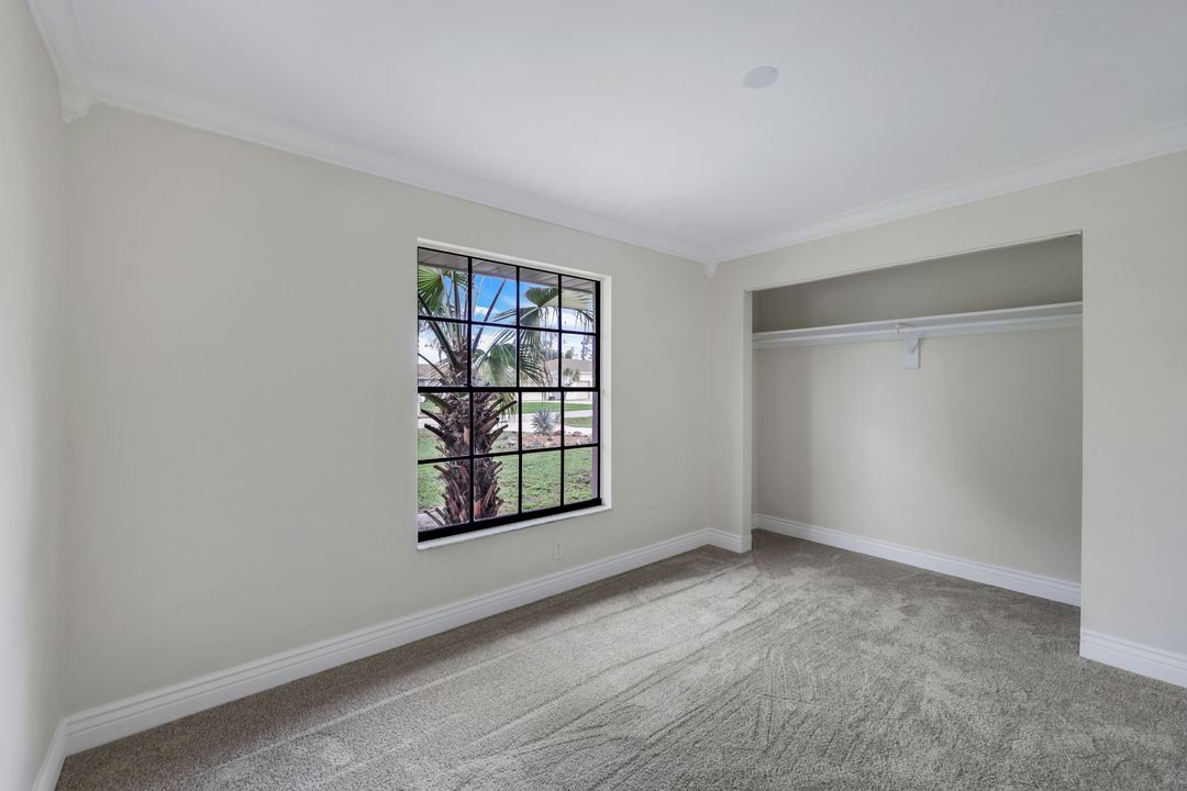 9052 Murcott Dr W, Fort Myers, FL 33967