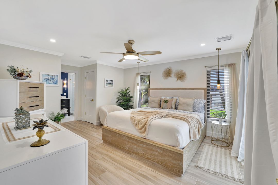 236 Lagoon Ave, Naples, FL 34108