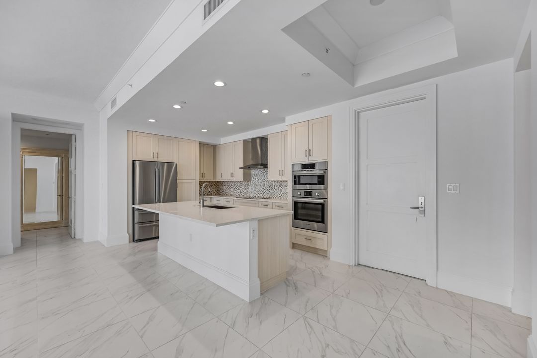 1135 3rd Ave S  #318, Naples, FL 34102