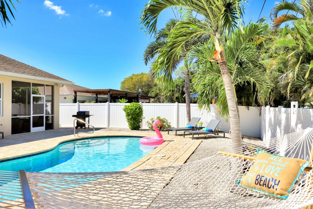 847 98th Ave N, Naples, FL 34108