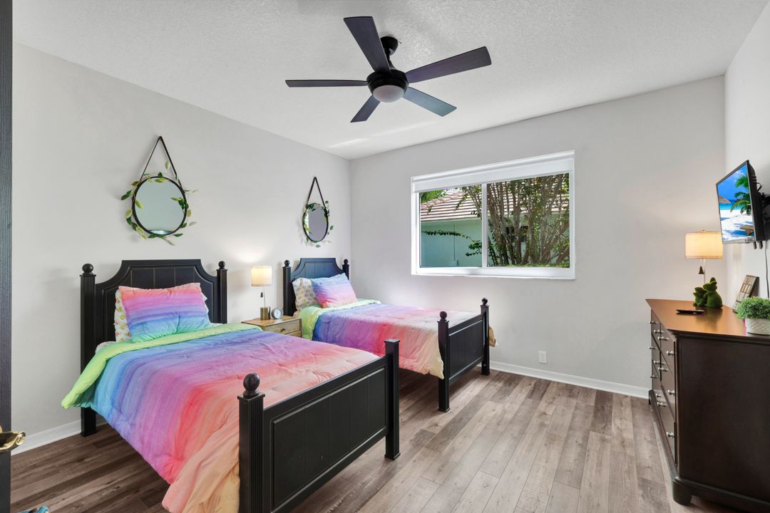 8133 Lowbank Dr, Naples, FL 34109