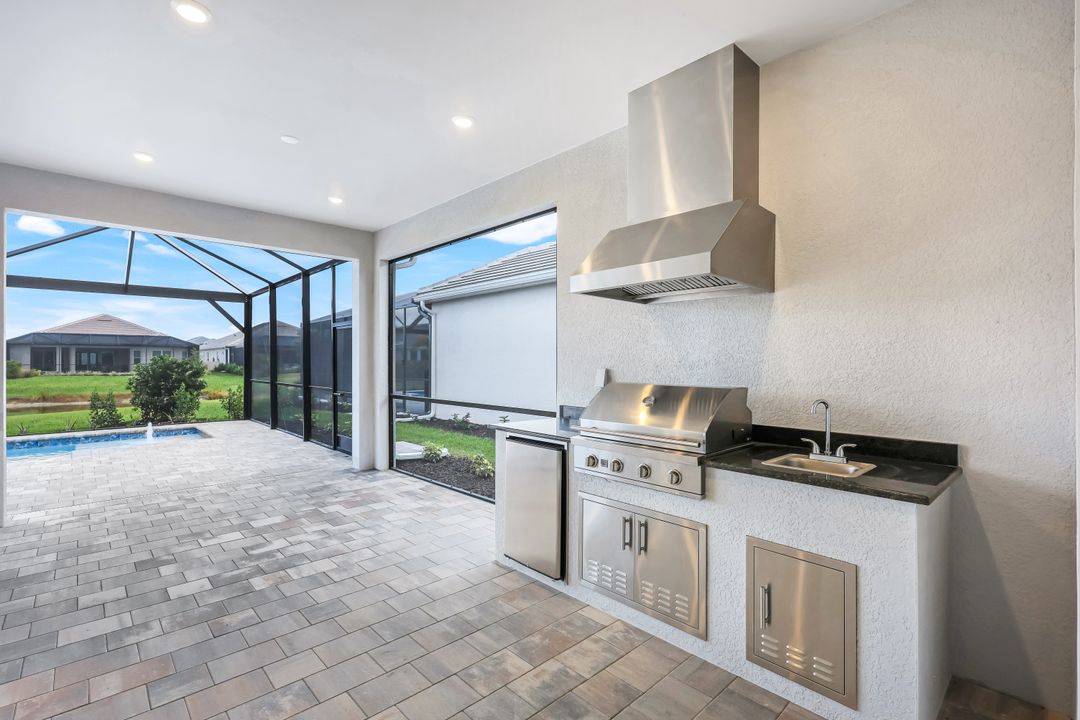 15804 Derna St, Naples, FL 34114