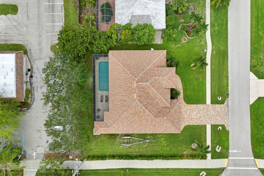 598 Fieldstone Dr, Marco Island, FL 34145