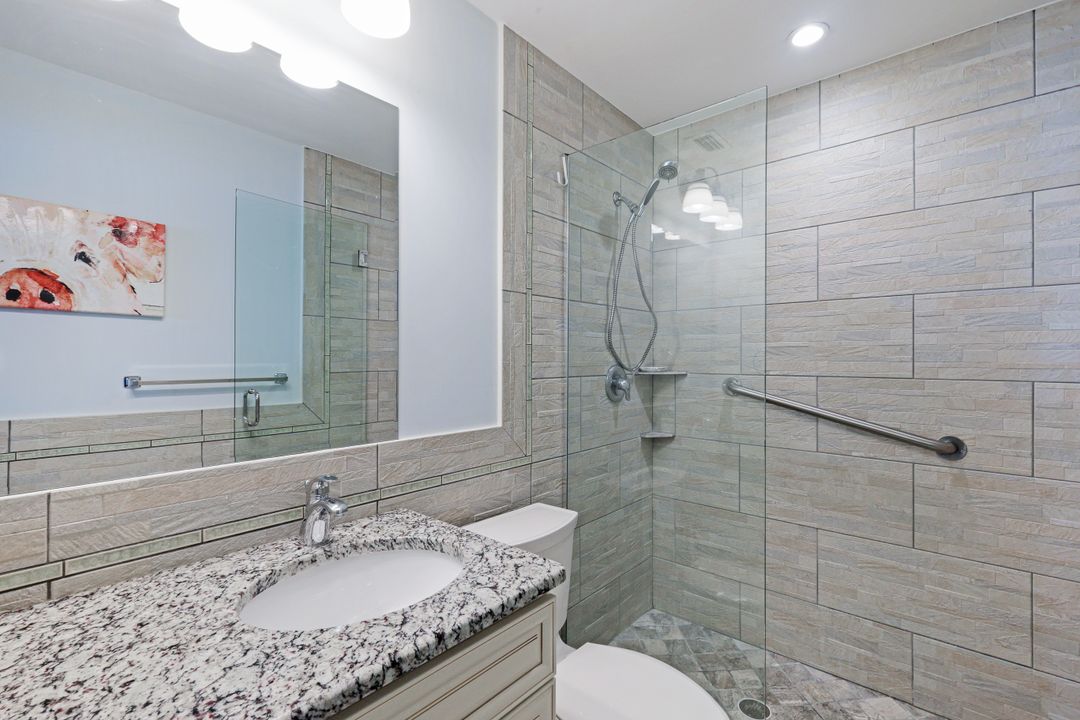 2100 Gulf Shore Blvd N #215, Naples, FL 34102