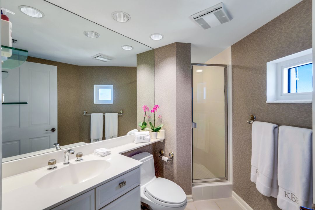 8231 Bay Colony Dr #1701, Naples, FL 34108