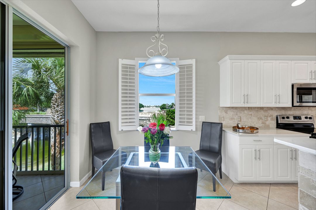 8723 Coastline Ct #202, Naples, FL 34120