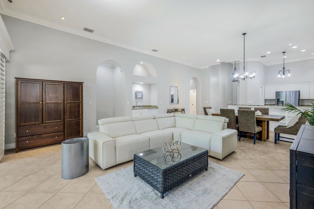 6075 Shallows Way, Naples, FL 34109