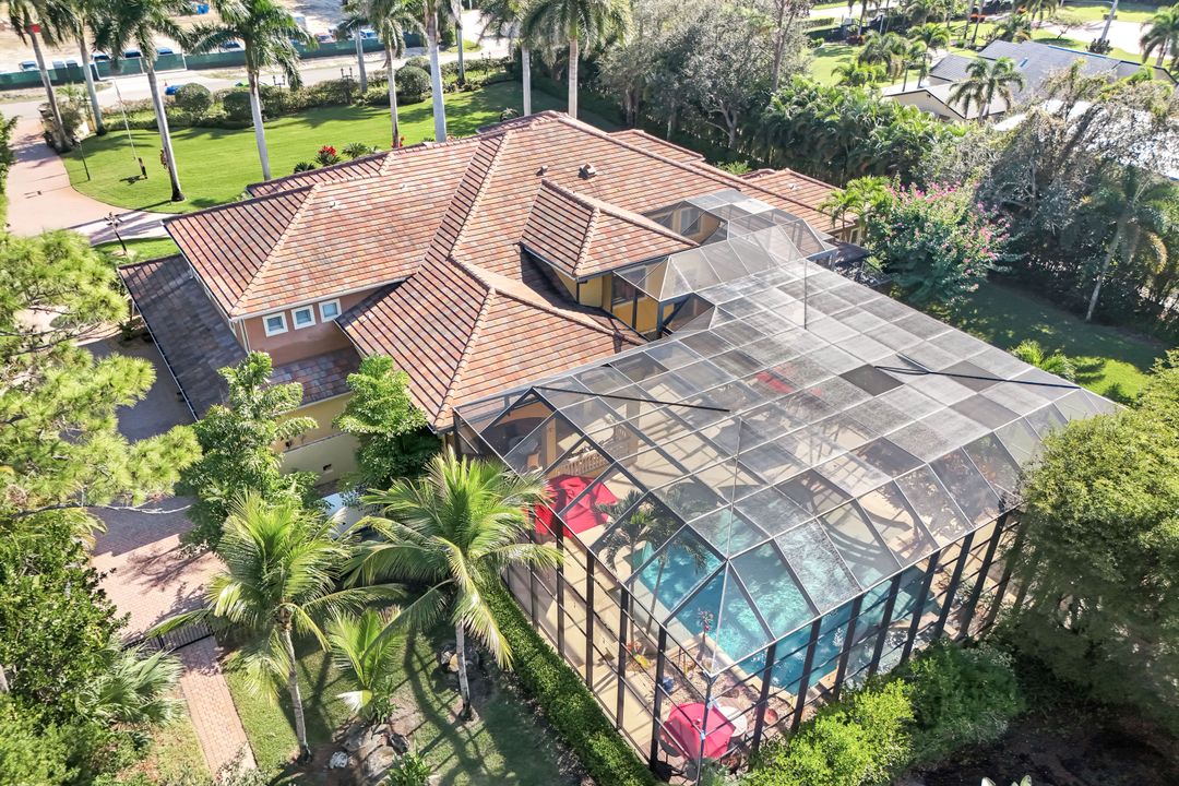 683 Hickory Rd, Naples, FL 34108