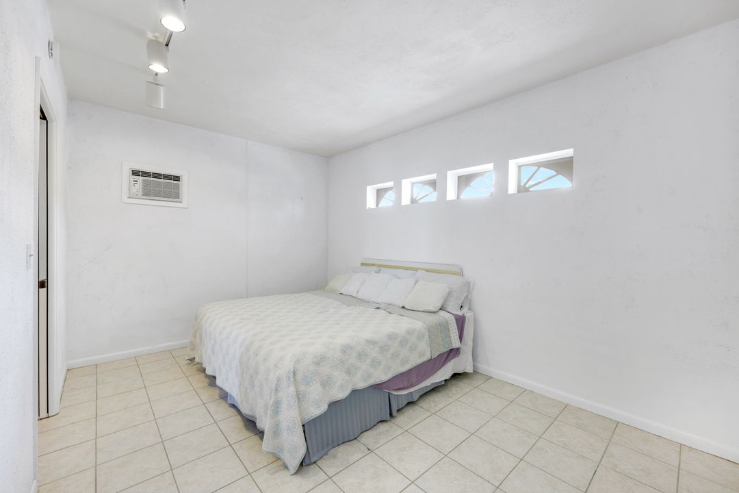 1268 Laurel Ct, Marco Island, FL 34145