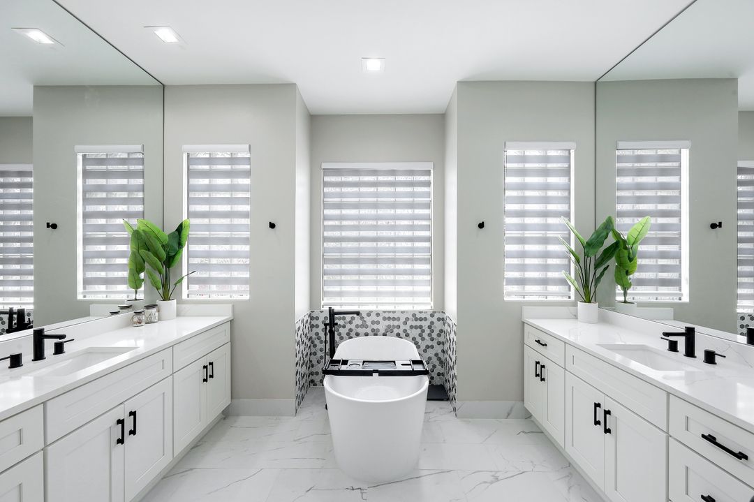 2179 Canary Island Cove, Naples, FL 34119