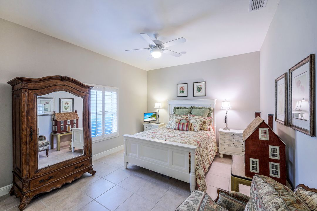 7092 Peach Blossom Ct, Naples, FL 34113