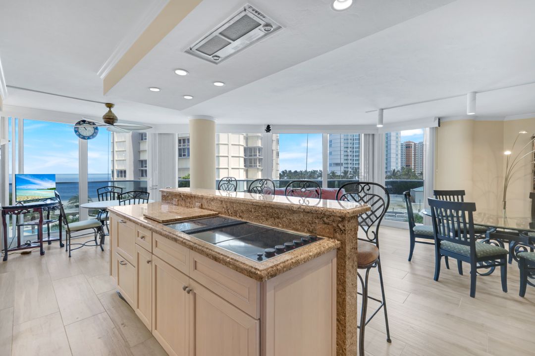 4041 Gulf Shore Blvd N #403, Naples, FL 34103