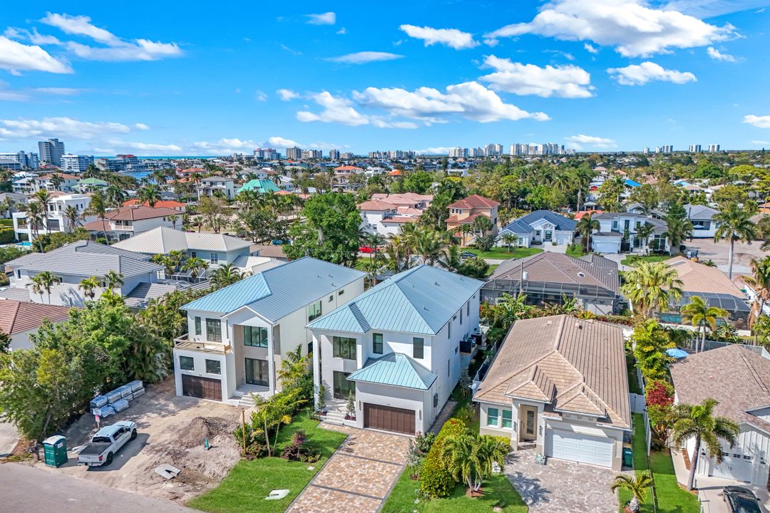 513 92nd Ave N, Naples, FL 34108