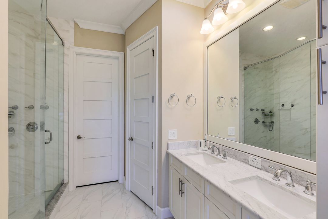 6577 Dominica Dr, Naples, FL 34113